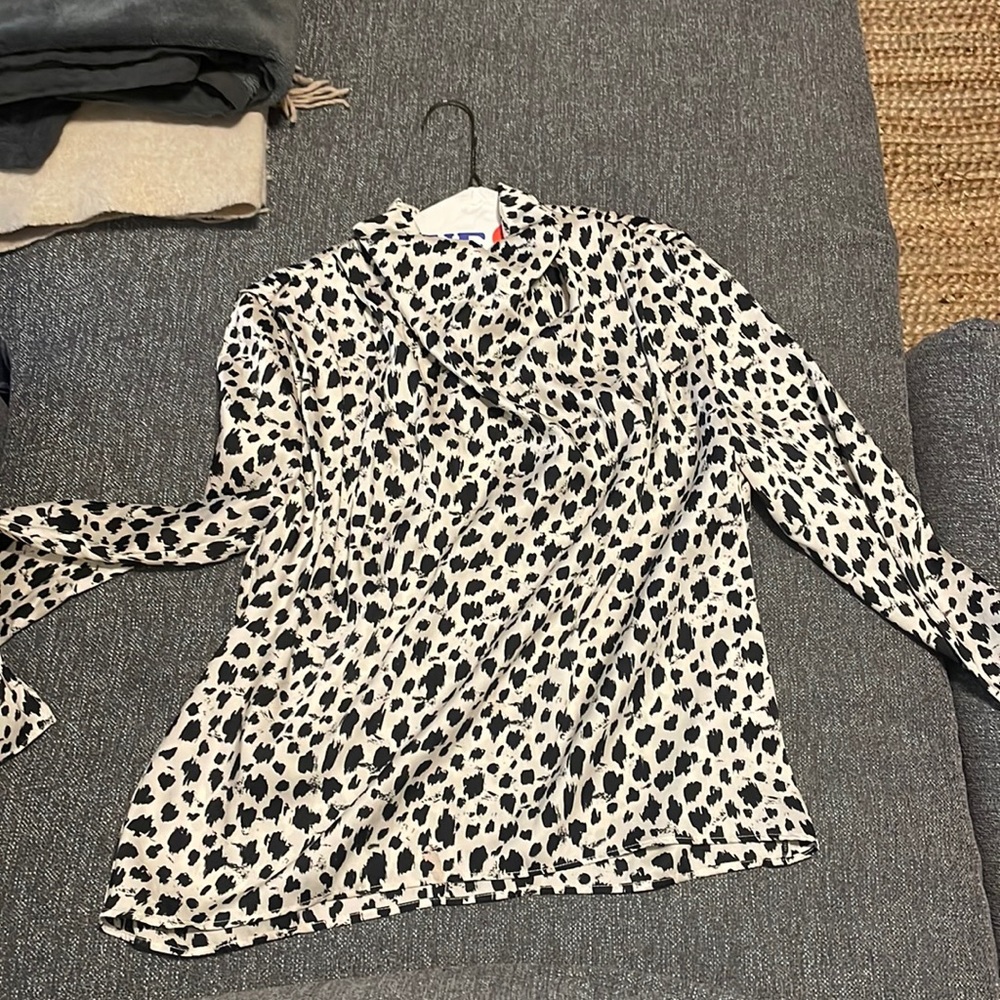 Zara black and white long sleeved blouse